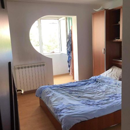 Апартаменты Apartament Рымнику-Вылча Экстерьер фото